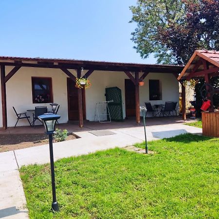 Suello Feszek Apartman Apartment Tiszafüred Екстериор снимка